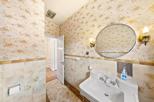 715 Figueroa St, Folsom, CA 95630