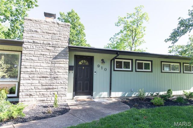 910 Coffey Drive, Crestwood, MO 63126