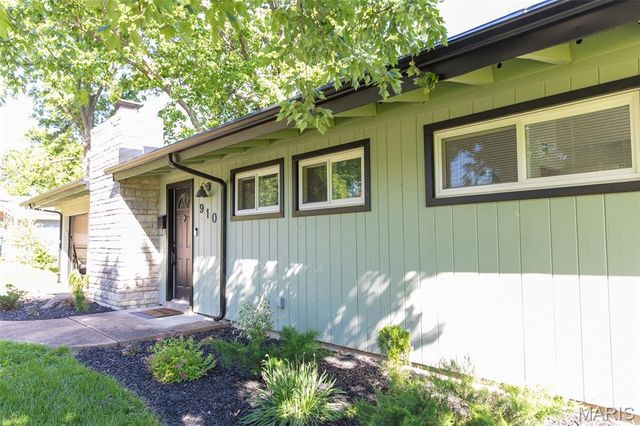 910 Coffey Drive, Crestwood, MO 63126
