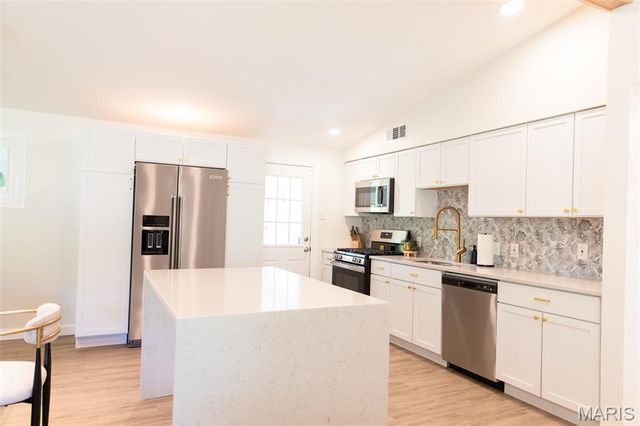 910 Coffey Drive, Crestwood, MO 63126