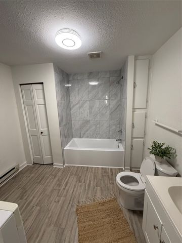 435 NW 49th Place, Des Moines, IA 50313