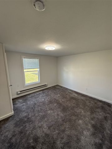 435 NW 49th Place, Des Moines, IA 50313