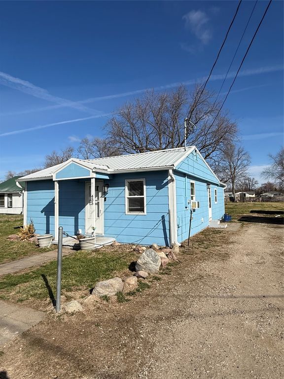 435 NW 49th Place, Des Moines, IA 50313