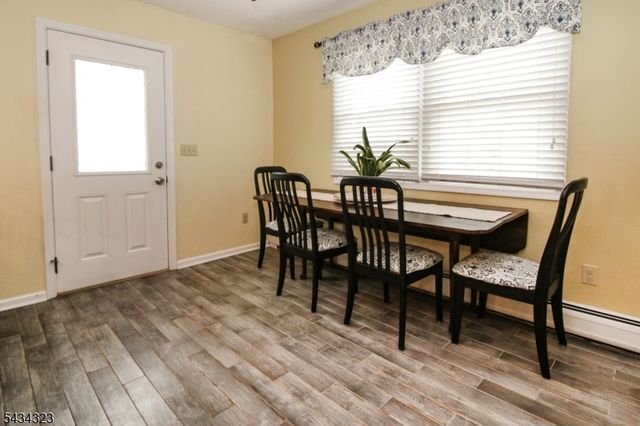 6 Knollwood Rd, Totowa Boro, NJ 07512