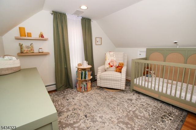 6 Knollwood Rd, Totowa Boro, NJ 07512