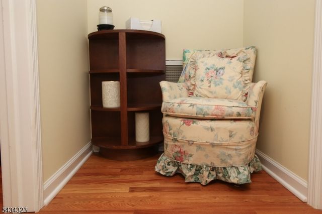6 Knollwood Rd, Totowa Boro, NJ 07512