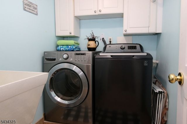 6 Knollwood Rd, Totowa Boro, NJ 07512