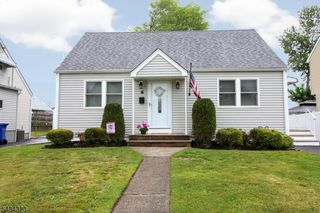 6 Knollwood Rd, Totowa Boro, NJ 07512