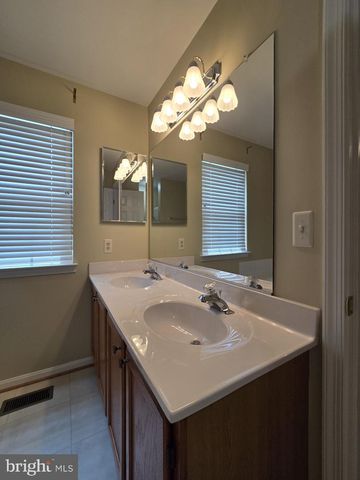 11213-D HERON PL, Waldorf, MD 20603
