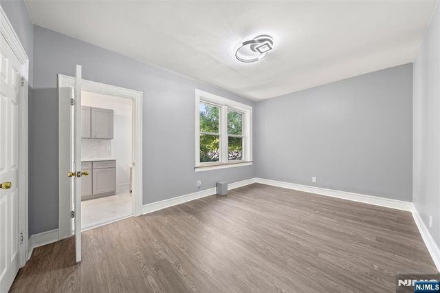 218 Broad Avenue 3C, Leonia, NJ 07605