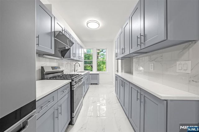 218 Broad Avenue 3C, Leonia, NJ 07605