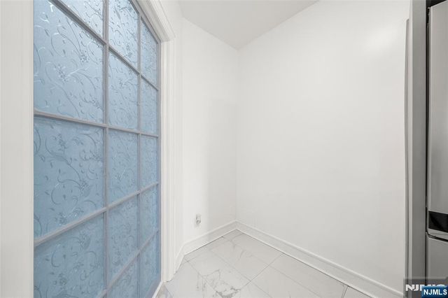 218 Broad Avenue 3C, Leonia, NJ 07605