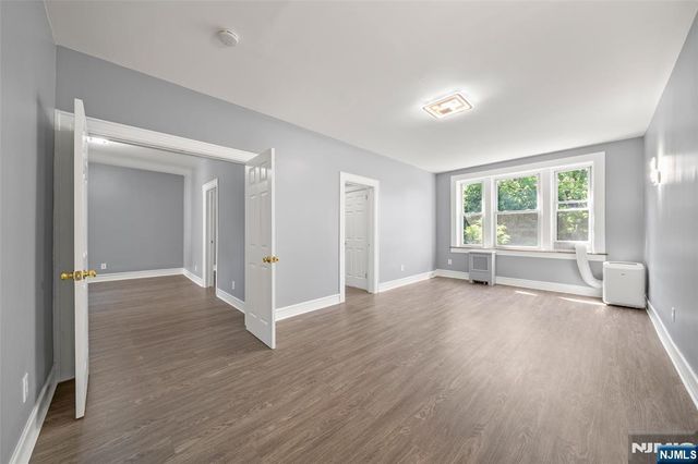 218 Broad Avenue 3C, Leonia, NJ 07605