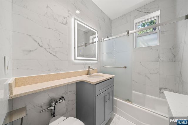 218 Broad Avenue 3C, Leonia, NJ 07605