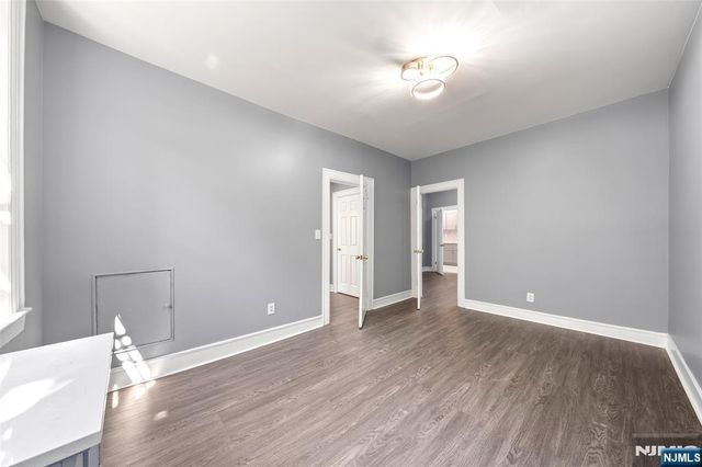 218 Broad Avenue 3C, Leonia, NJ 07605