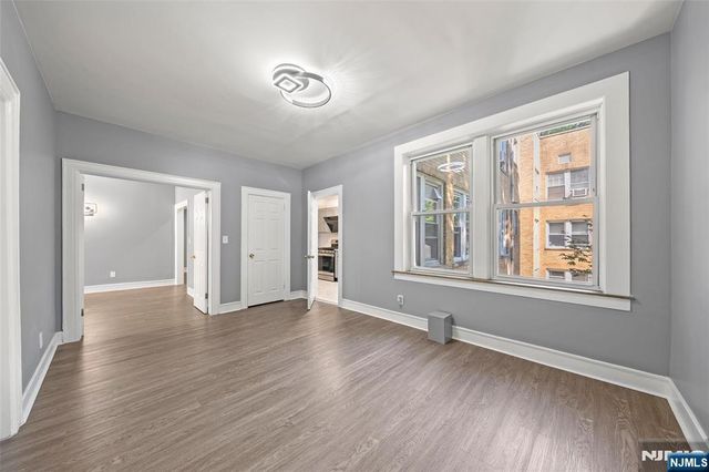 218 Broad Avenue 3C, Leonia, NJ 07605