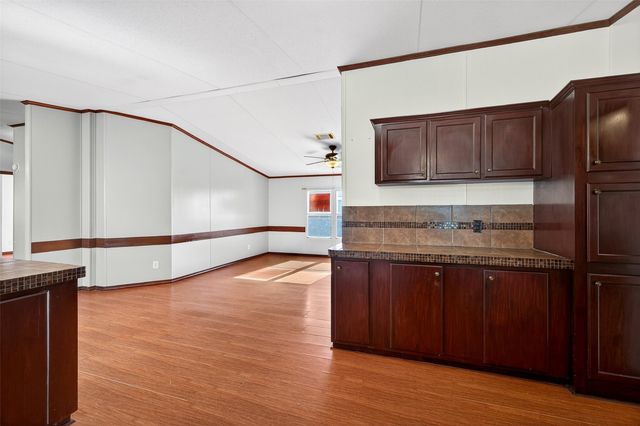 315 Glenwood Street, Gainesville, TX 76240