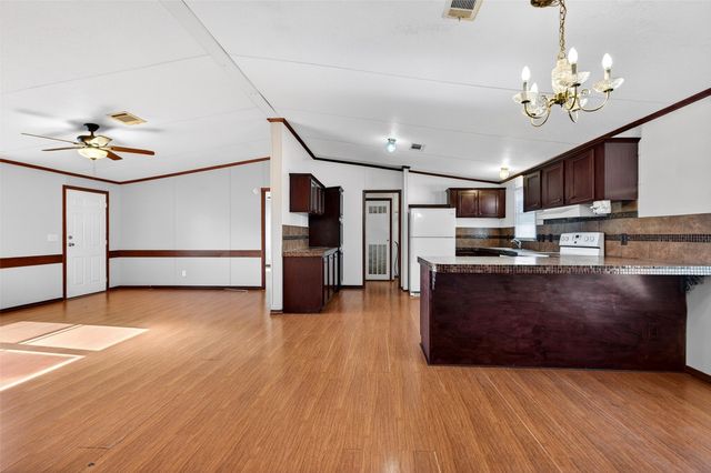 315 Glenwood Street, Gainesville, TX 76240