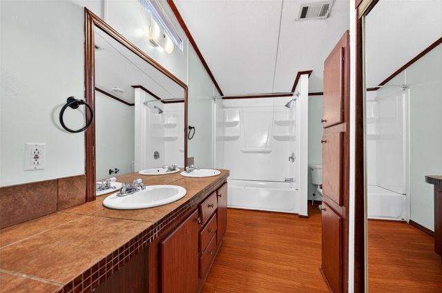 315 Glenwood Street, Gainesville, TX 76240