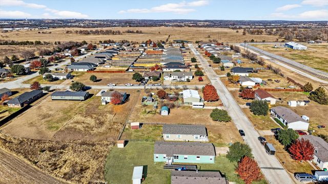 315 Glenwood Street, Gainesville, TX 76240