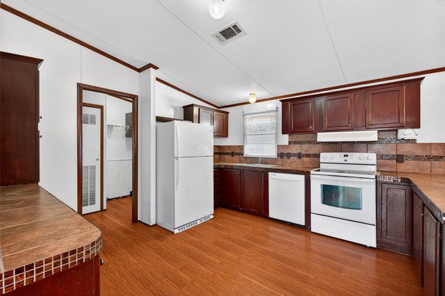 315 Glenwood Street, Gainesville, TX 76240