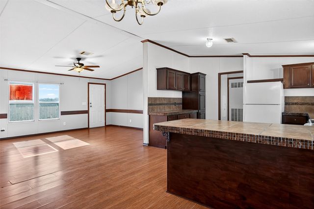 315 Glenwood Street, Gainesville, TX 76240