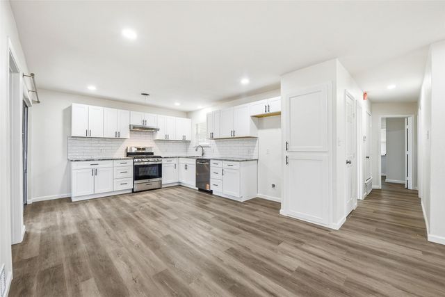 700 W Cedar Street, Hurst, TX 76053