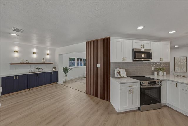 9305 120TH LANE, Seminole, FL 33772