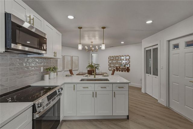 9305 120TH LANE, Seminole, FL 33772