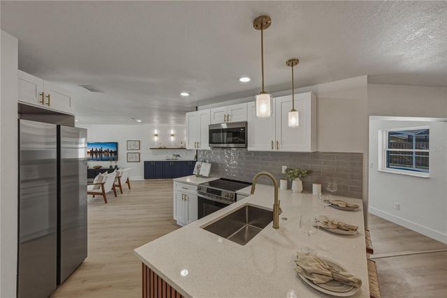 9305 120TH LANE, Seminole, FL 33772