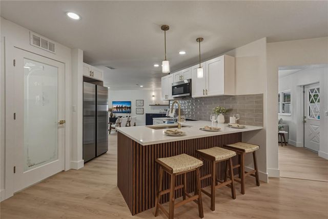 9305 120TH LANE, Seminole, FL 33772