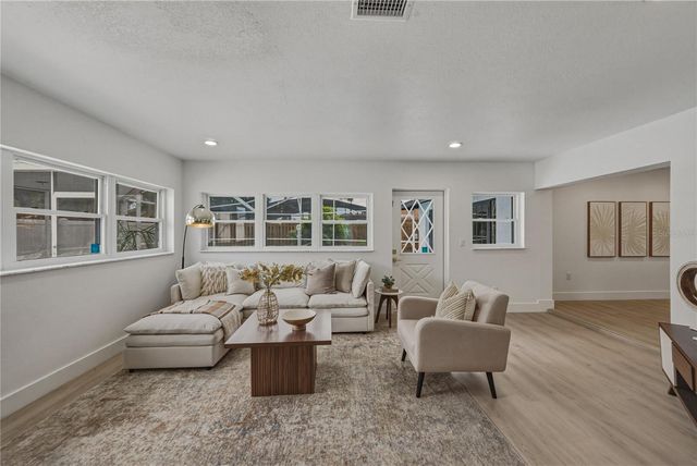 9305 120TH LANE, Seminole, FL 33772