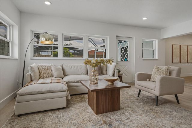9305 120TH LANE, Seminole, FL 33772
