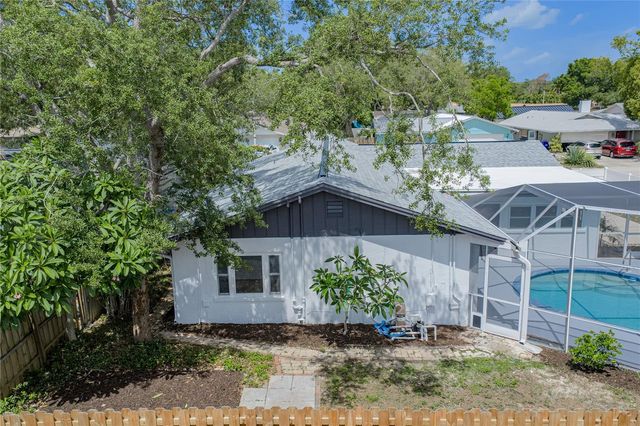 9305 120TH LANE, Seminole, FL 33772
