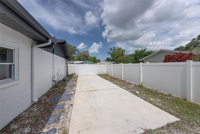 9305 120TH LANE, Seminole, FL 33772
