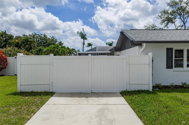 9305 120TH LANE, Seminole, FL 33772