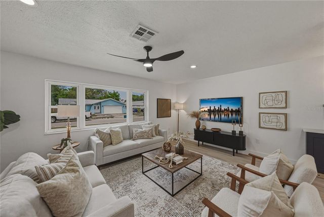 9305 120TH LANE, Seminole, FL 33772