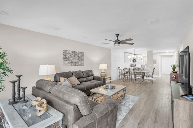 13719 Via Aurora Way A, Delray Beach, FL 33484