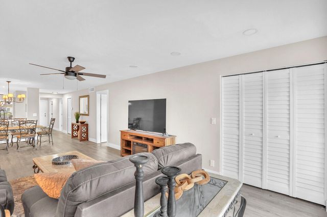 13719 Via Aurora Way A, Delray Beach, FL 33484