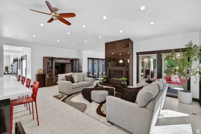 145 W CARNESECCA CT, Mapleton, UT 84664