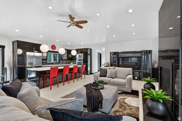 145 W CARNESECCA CT, Mapleton, UT 84664