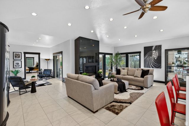 145 W CARNESECCA CT, Mapleton, UT 84664