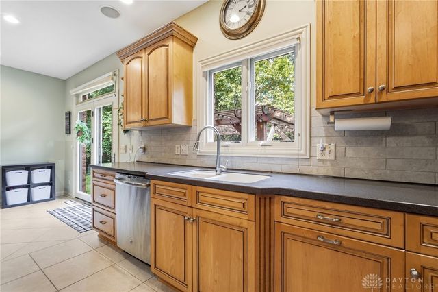 7373 Deep Woods Court, Springboro, OH 45066