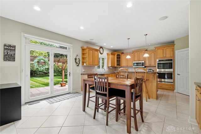 7373 Deep Woods Court, Springboro, OH 45066