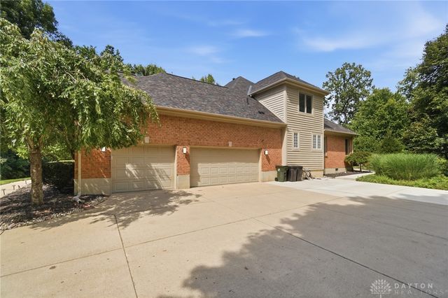 7373 Deep Woods Court, Springboro, OH 45066