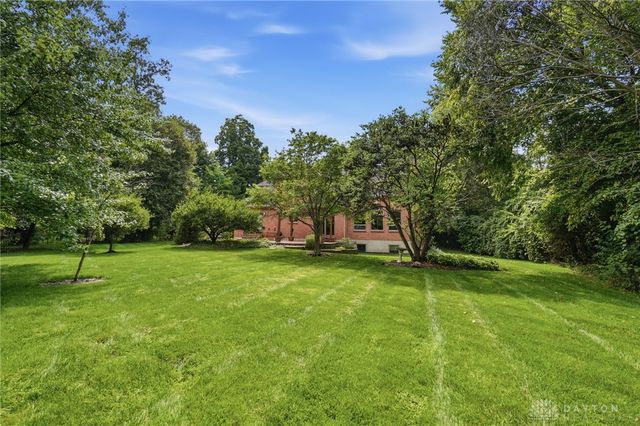 7373 Deep Woods Court, Springboro, OH 45066