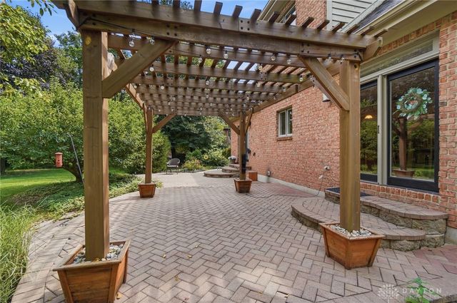 7373 Deep Woods Court, Springboro, OH 45066