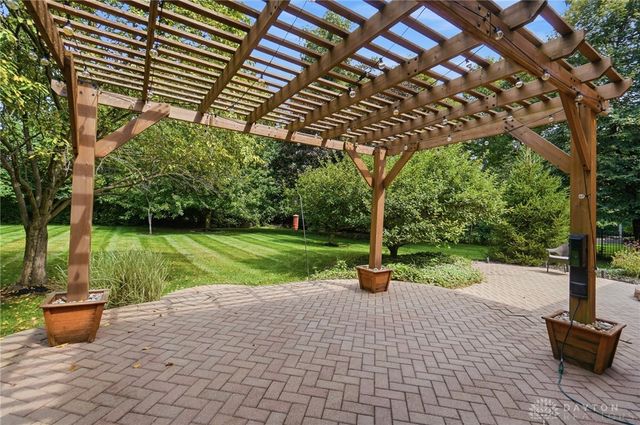 7373 Deep Woods Court, Springboro, OH 45066