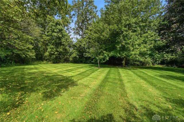 7373 Deep Woods Court, Springboro, OH 45066