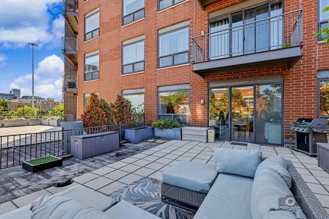859 W ERIE Street 303, Chicago, IL 60642